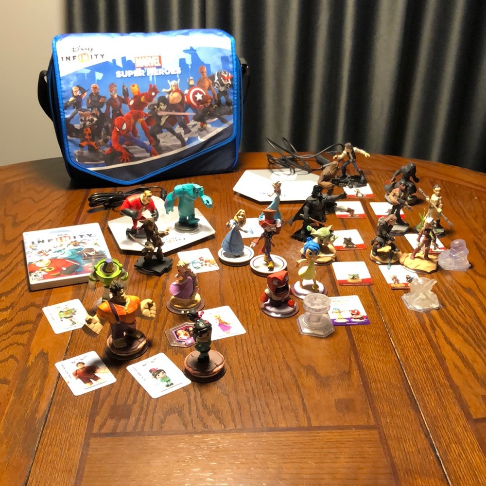 Wii/Xbox Disney infinity bundle
